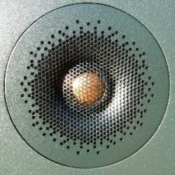 Test: Monitor Audio Silver 100 50th anniversary edition nieuw uit de doos vs. ingespeeld paar Silver 100